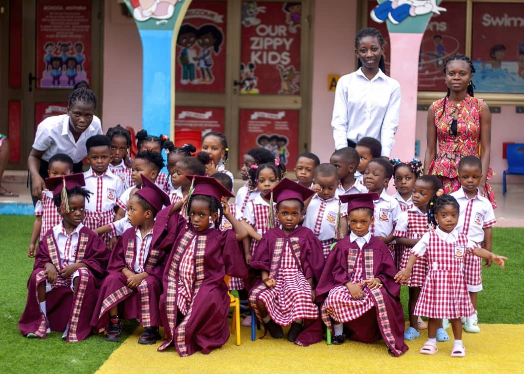 Graduating class group photo with teachers